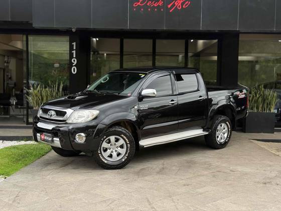 TOYOTA HILUX 3.0 SRV 4X4 CD 16V TURBO INTERCOOLER DIESEL 4P AUTOMÁTICO TOYOTA HILUX 3.0 SRV 4X4 CD 16V TURBO INTERCOOLER DIESEL 4P AUTOMÁTICO